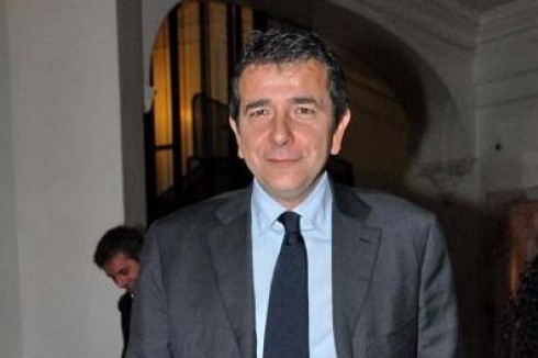 DMLIVE24: 2 LUGLIO 2013. LA MONA E UN REALITY DEL CA… NE! – GIUSEPPE BRINDISI AL TG4 – UN PASTO AL SOLE SU NAT GEO ADVENTURE