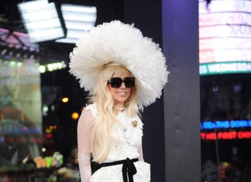 DMLIVE24: 27 LUGLIO 2013. LADY GAGA AGLI MTV VIDEO MUSIC AWARDS 2013, PSYCO IN EDIZIONE INTEGRALE SU TOP CRIME, CINEMA D’ESTATE SU CIELO