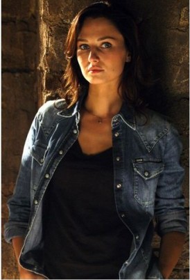 LE TRE ROSE DI EVA 2: DOPO LE REPLICHE, IL MATRIMONIO DI AURORA CON SPOSO A SORPRESA