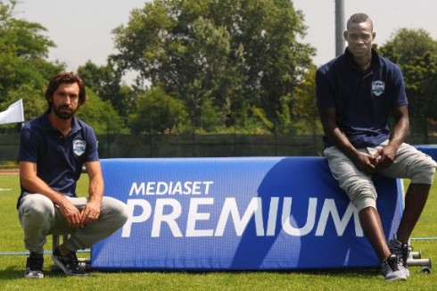 DMLIVE24: 26 LUGLIO 2013. PIRLO E BALOTELLI TESTIMONIAL DI MEDIASET PREMIUM, VERDONE OSPITE STRACULT