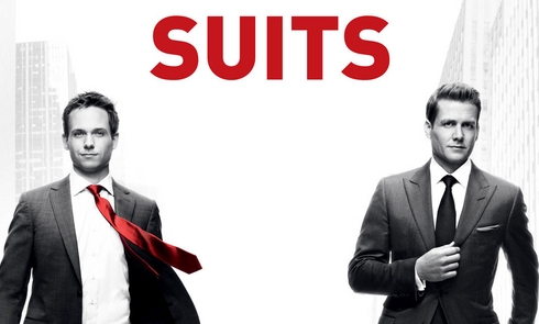 SUITS: LE AVVENTURE DI UN AVVOCATO SENZA LAUREA DA STASERA SU ITALIA1