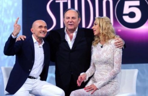 STUDIO 5: LA PRIMA PUNTATA LIVE SU DM