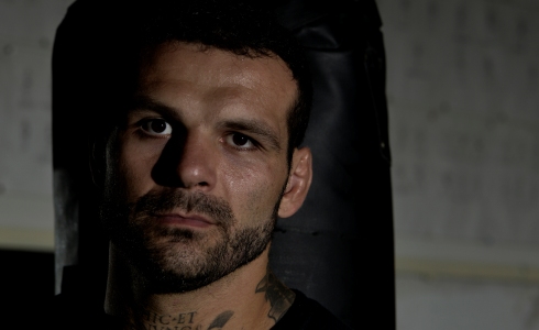 ALESSIO SAKARA: SU DMAX IL DOCUREALITY SUL LEGIONARIO ‘AMICO’ DI MARIA (FOTO)