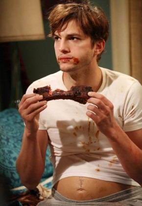 I PIU’ PAGATI DELLA TV AMERICANA: ASHTON KUTCHER (750.000 $ A PUNTATA) BATTE ANCORA MARK HARMON (525.000$). MA LA PAPERONA E’ LA GIUDICE JUDY