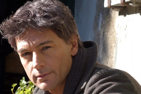 ROBERTO FARNESI: PRIMA ROMANTICO NE LE TRE ROSE DI EVA 2, POI CACIARONE IN UNO SHOW SU RAI1