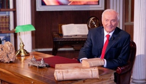 ASCOLTI TV DI GIOVEDI 8 AGOSTO 2013: BASTA IL 14.35% A SUPERQUARK PER VINCERE. L’ONORE E IL RISPETTO (10.35%) BATTUTO DA ROCKY IV (11.22%)