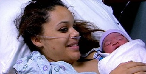 DA 16 ANNI E INCINTA A SCONOSCIUTI: ECCO LE NOVITA’ DELLA STAND BY ME DI SIMONA ERCOLANI