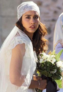 IL SEGRETO ANTICIPAZIONI: UNA FIGURA MISTERIOSA IMPEDISCE A TRISTAN DI FERMARE IL MATRIMONIO DI PEPA CON ALBERTO