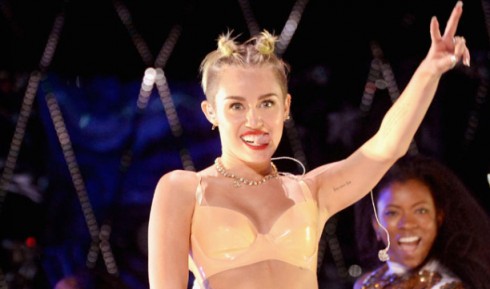 ASCOLTI SATELLITE DI MERCOLEDI 4 SETTEMBRE 2013: 231.944 SPETTATORI PER LOL – PAZZA DEL MIO MIGLIORE AMICO