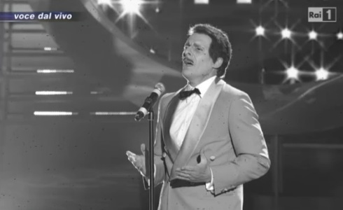 TALE E QUALE SHOW 3: KASPAR CAPPARONI FA “VOLARE” IL PUBBLICO E VINCE LA SECONDA PUNTATA