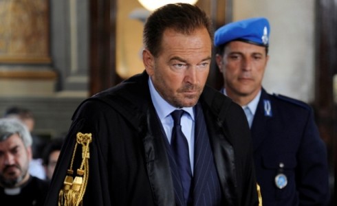 UN CASO DI COSCIENZA 5: A TRIESTE E NELLO STUDIO TASCA IL TEMPO SEMBRA ESSERSI FERMATO