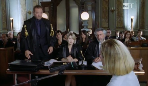 ASCOLTI TV DI DOMENICA 29 SETTEMBRE 2013: VINCE UN CASO DI COSCIENZA (15.73%), FLOPPA IO CANTO (13.2%). DOMENICA LIVE (14.5%) BATTE LA DOMENICA IN DI NONNA MARA (14.35%). CROLLA SAVINO (6.05%)