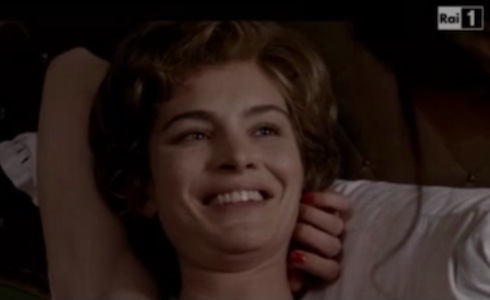 ASCOLTI TV DI DOMENICA 13 OTTOBRE 2013: VINCE ALTRI TEMPI (20.07%), IO CANTO AL 13.45%. MALE LUCIGNOLO (4.96%).  IN SOVRAPPOSIZIONE MARIA CARMELA (15.59%) MEGLIO DI MARA (15.05%)