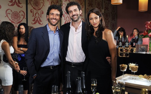 CENTOVETRINE ANTICIPAZIONI: LAURA IN GALERA INCASTRATA DA…