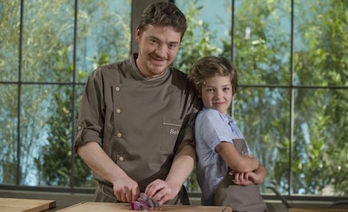 FINGER FOOD FACTORY: SU REAL TIME CHEF SEBASTIANO ROVIDA ALLE PRESE CON UNO SHOW TUTTO SUO