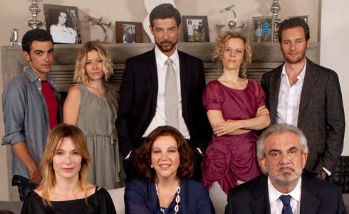 ASCOLTI TV DI LUNEDI 21 OTTOBRE 2013: L’ESORDIO DI UNA GRANDE FAMIGLIA 2 SEGNA IL 19.14% E BATTE SQUADRA ANTIMAFIA 5 (17.8%). COLORADO SALE AL 10.4%
