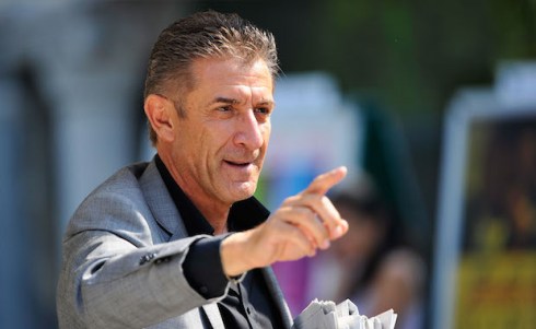EZIO GREGGIO: “MI CERCA UN’ALTRA RETE”. ULTIMA STAGIONE A STRISCIA?