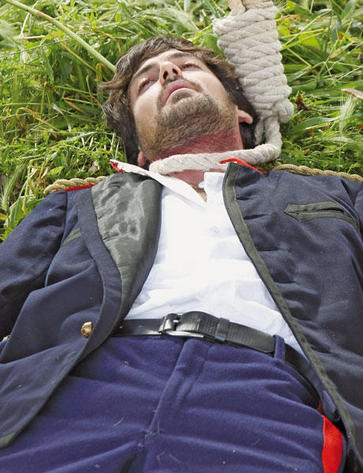 IL SEGRETO ANTICIPAZIONI: MAXIMILIANO NON SI E’ IMPICCATO, LO HA UCCISO CARLOS CASTRO