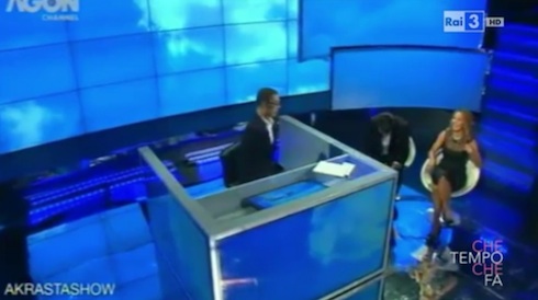 DMLIVE24: 26 NOVEMBRE 2013. ALESSIO VINCI SI ‘ISPIRA’ ALLA TV ITALIANA. LA LITTIZZETTO LO BACCHETTA: ANCHE NOI PRENDIAMO FORMAT STRANIERI MA LI PAGHIAMO! – ELA WEBER, LE MANI E LA BOCCA