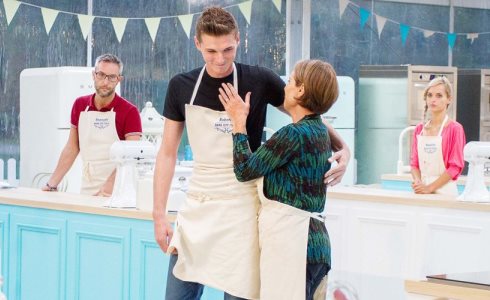 BAKE OFF ITALIA – PRIMA PUNTATA – ELIMINATO ROBERTO