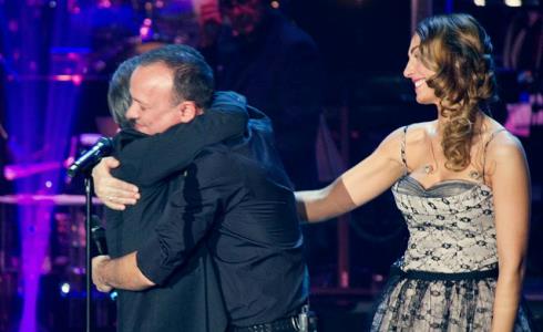 ASCOLTI TV DI LUNEDI 25 NOVEMBRE 2013: QUESTI SIAMO NOI VINCE CON IL 19.46%. UN PASSO DAL CIELO SEGNA 13.79% E 15.68%. CALA MADE IN SUD (6.61%)