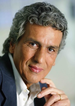EMOZIONI: AL VIA LA NUOVA SERIE SU RAI 2 CON UN OMAGGIO A TOTO CUTUGNO. POI TOCCHERA’ AI MODA E AI NOMADI