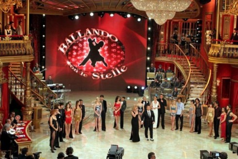 BALLANDO CON LE STELLE 2013: STASERA LA SETTIMA PUNTATA CON ANNA OXA FERMA AI BOX
