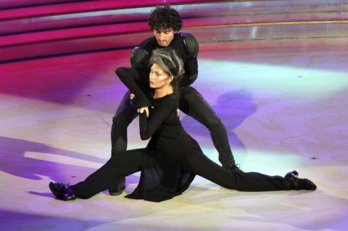 BALLANDO CON LE STELLE 2013: IL CASO ANNA OXA AL CENTRO DELLA SESTA PUNTATA DI STASERA