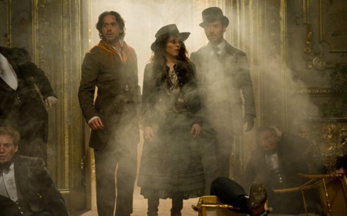 IL TELECOMANDO, LA GUIDA TV DI DM: 12 NOVEMBRE 2013. ROSSELLA 2 CONTRO LA PRIMA TV DI SHERLOCK HOLMES – GIOCO DI OMBRE