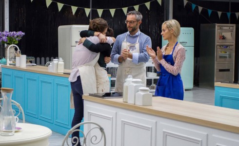 BAKE OFF ITALIA: IN FINALE MADALINA, LUCIA ED EMANUELE. PER ELISA IL QUARTO POSTO E I COMPLIMENTI DI KNAM