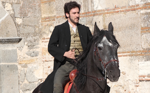 ASCOLTI TV DI DOMENICA 8 DICEMBRE 2013: VINCE MARIA DI NAZARETH (16.72%), CALA IL SEGRETO (13.82%). BERSAGLIO MOBILE AL 6.97%