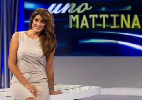 DMLIVE24: 11 GENNAIO 2014. ISOARDI ASSENTE A UNOMATTINA PER INTERVENTO – LA BEFANA DELLA ZANICCHI – PROPOSTA DI MATRIMONIO AD AVANTI UN ALTRO