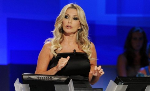 LE IENE CONTRO PAOLA FERRARI ‘STUCCATA’. LA GIORNALISTA: LA MALEDUCAZIONE NON HA FINE