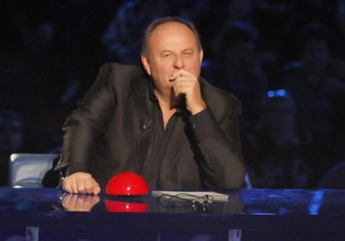 BOOM! GERRY SCOTTI AL TIMONE DI AVANTI UN ALTRO!