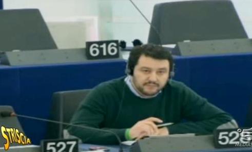 MATTEO SALVINI “FANNULLONE” (VIDEO): IL LEGHISTA CONTRO STRISCIA LA NOTIZIA