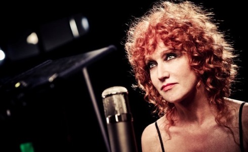 CANZONE, A TE: FIORELLA MANNOIA OMAGGIA LUCIO DALLA CON RON E ALESSANDRA AMOROSO