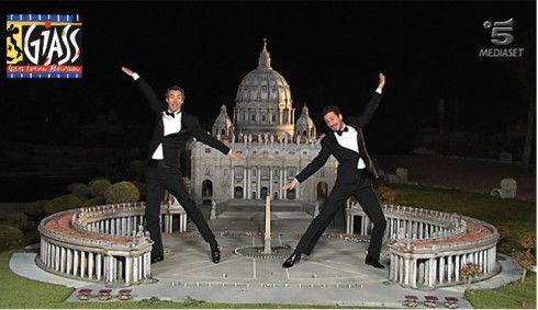 DM LIVE24: 25 FEBBRAIO 2014. DM BECCA IL TWERKATORE DE LE IENE IN BORGHESE, REGISTRATA LA SIGLA DI GIASS, FUORI MENU TORNA SU REAL TIME