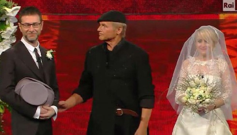 FESTIVAL DI SANREMO 2014, CARLO DEGLI ESPOSTI CONTRO CASCHETTO: “A SANREMO C’E’ DON MATTEO E NON I BRACCIALETTI ROSSI”