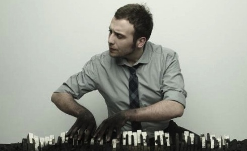 SANREMO 2014, TESTI: RAPHAEL GUALAZZI FEAT. THE BLOODY BEETROOTS – LIBERI O NO