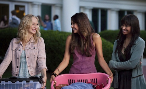 THE VAMPIRE DIARIES 5 SU MYA: LA SERIE SALUTA KLAUS E JULIE PLEC E CONTINUA CON IL TRIANGOLO