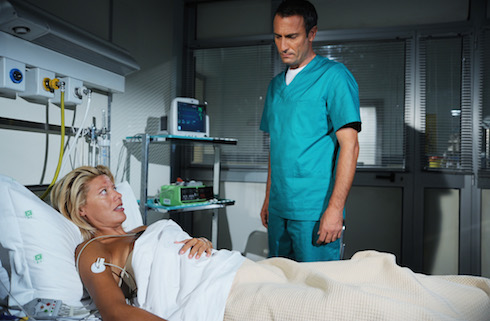 CENTOVETRINE ANTICIPAZIONI: CAROL RESTA PARALIZZATA