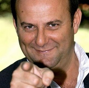 BOOM! GERRY SCOTTI AD AVANTI UN ALTRO. OGGI (E SPERIAMO MAI PIU’)