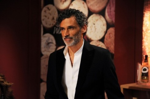 CENTOVETRINE ANTICIPAZIONI: LEO FIRMA I DOCUMENTI PER IL DIVORZIO