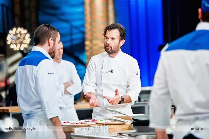 HELL’S KITCHEN ITALIA: CRACCO CHE IMITA RAMSAY NON CONVINCE. MA IL CAST E’ AZZECCATO