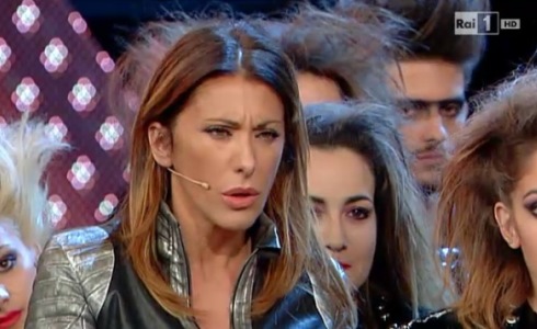 LA PISTA: SCOPPIA LA POLEMICA, MA NON BASTA A FAR SALIRE LO SHARE. RITA PAVONE FUORI LUOGO