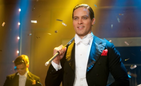 RODOLFO VALENTINO FUGGE DAL MEDICO IN FAMIGLIA E SUOR CRISTINA. PRIMA SCENA LESBO PER GIULIANA DE SIO