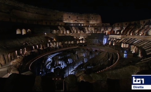 ASCOLTI TV DI VENERDI 18 APRILE 2014: IN 5,7 MLN PER LA VIA CRUCIS (22.33%), L’ULTIMA DE LE MANI DENTRO LA CITTA’ SI FERMA AL 14.36%