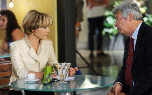 CENTOVETRINE ANTICIPAZIONI: CAROL E GIORGIO SI BACIANO