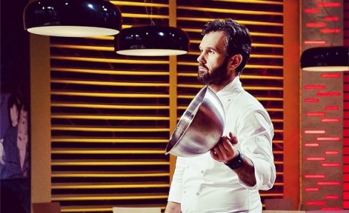 ASCOLTI SATELLITE DI GIOVEDI 22 MAGGIO 2014: HELL’S KITCHEN ITALIA CALA A 421.382 SPETTATORI