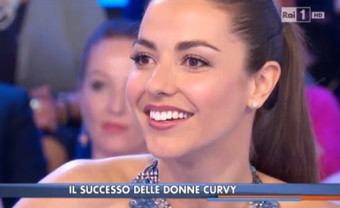 LE MILLE E UNA GAFFE DI LAURA BARRIALES: IN ITALIA AI CASTING SI SCEGLIE GENTE BELLA PER FAR VEDERE IL SEDERE E LE TET*E. IN SPAGNA NO. (CHE ASPETTI A TORNARE IN SPAGNA?)